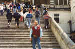 nino sulla scalinata del duomo di amalfi